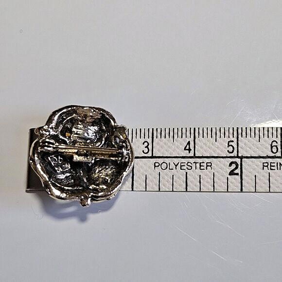 W.M.C.A. (White Metal Casters Association) vintage Gold white rhinestone brooch - Picture 5 of 9